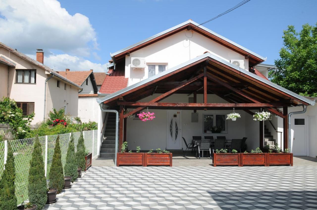 Favorit Apartments Čačak エクステリア 写真